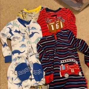 Carter’s 2T footie zip up pjs